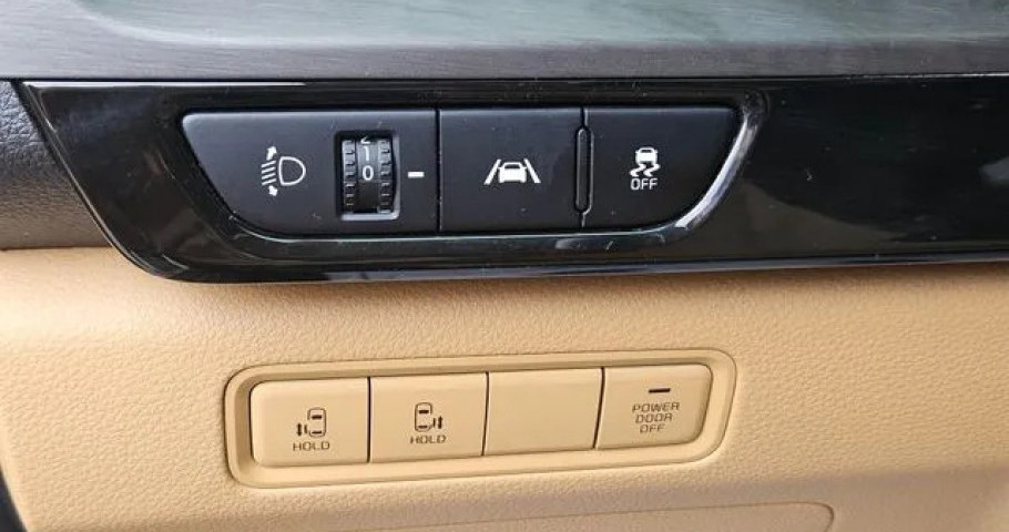 Kia Carnival 