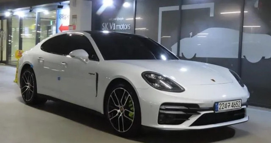 Porsche Panamera 