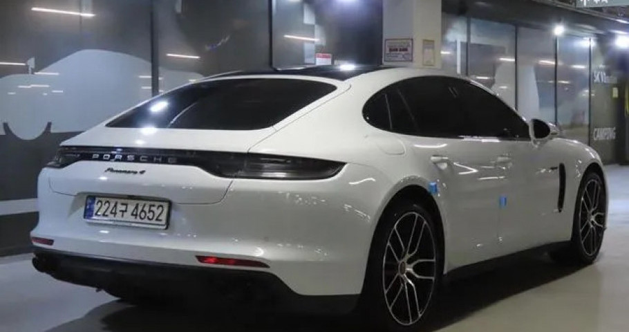 Porsche Panamera 