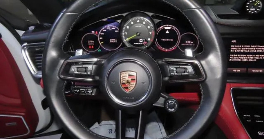 Porsche Panamera 
