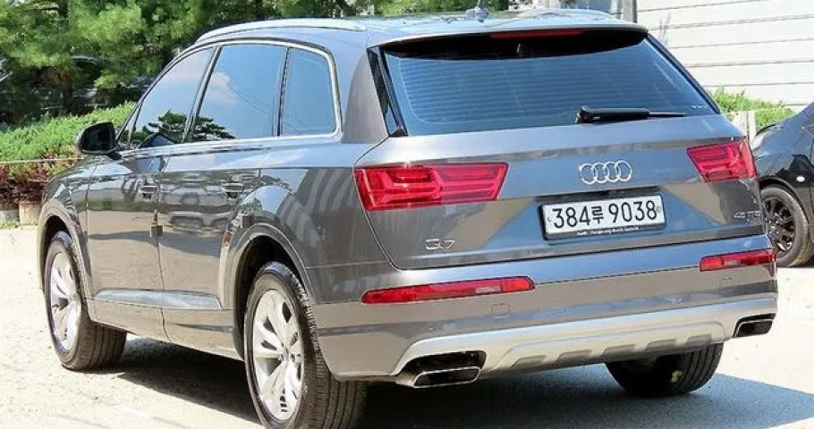 Audi Q7 
