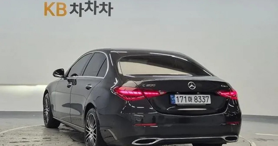 Mercedes-Benz C-Class 