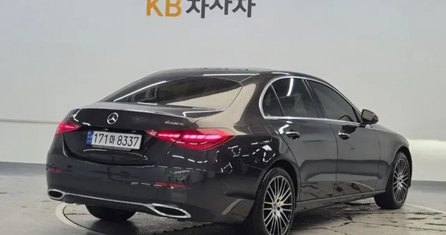 Mercedes-Benz C-Class 