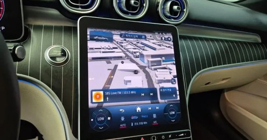 Mercedes-Benz C-Class 