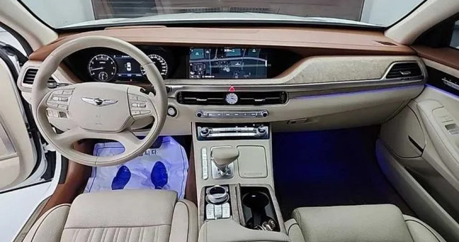 Genesis G90 