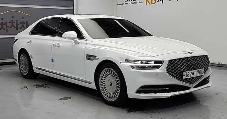 Genesis G90 