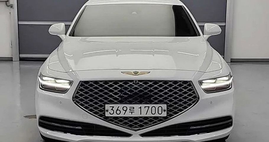 Genesis G90 