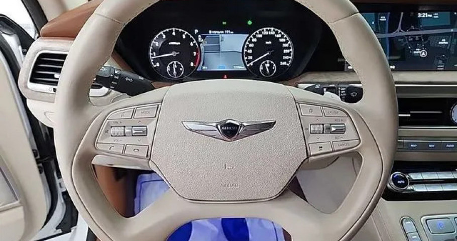 Genesis G90 