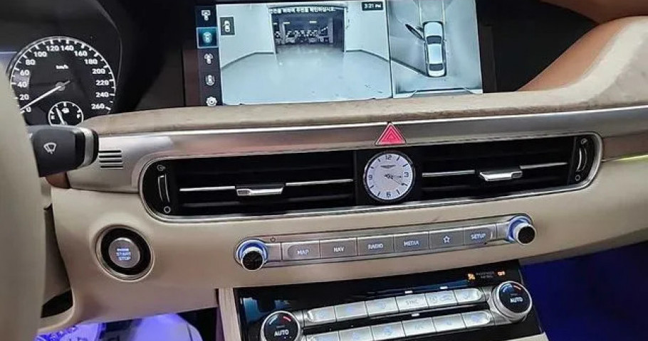 Genesis G90 