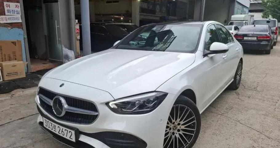 Mercedes-Benz C-Class 