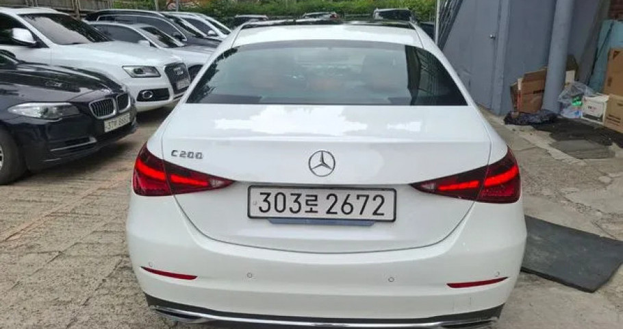 Mercedes-Benz C-Class 