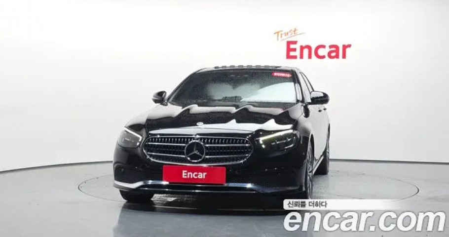 Mercedes-Benz E-Class 