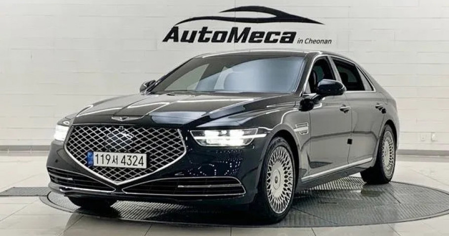 Genesis G90 