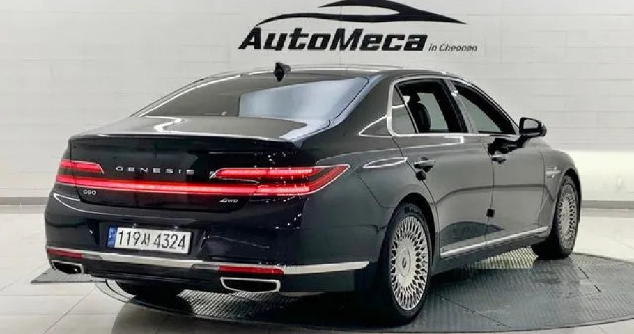 Genesis G90 