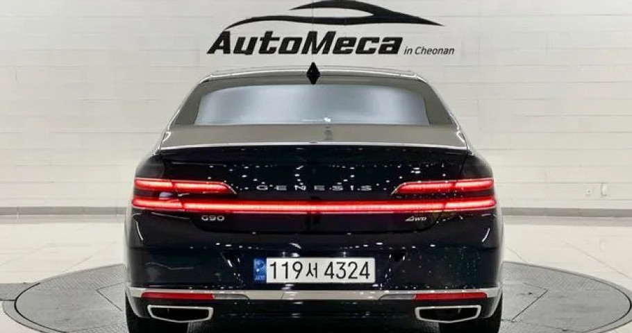 Genesis G90 
