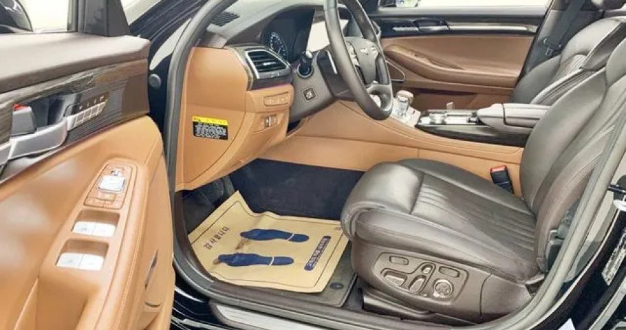 Genesis G90 