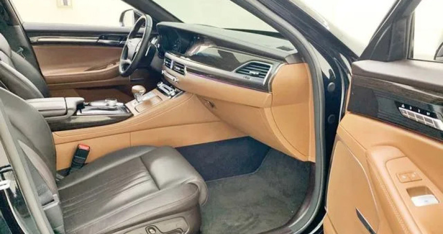 Genesis G90 