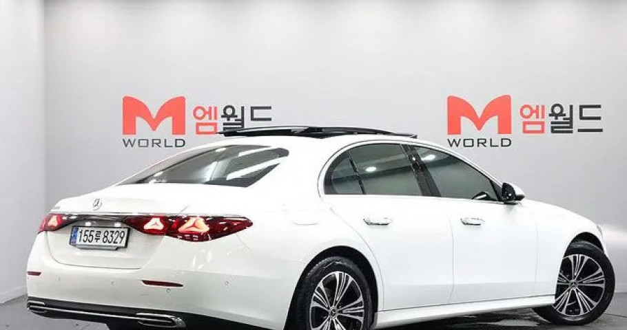 Mercedes-Benz E-Class 