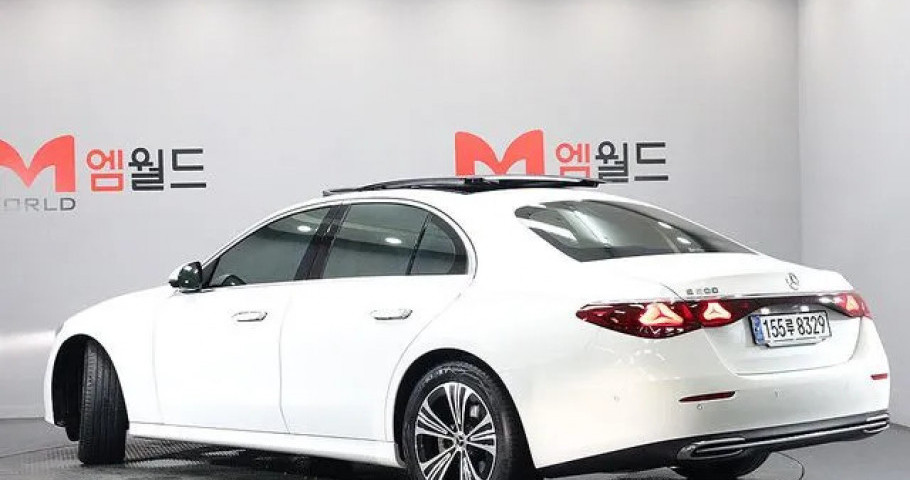 Mercedes-Benz E-Class 