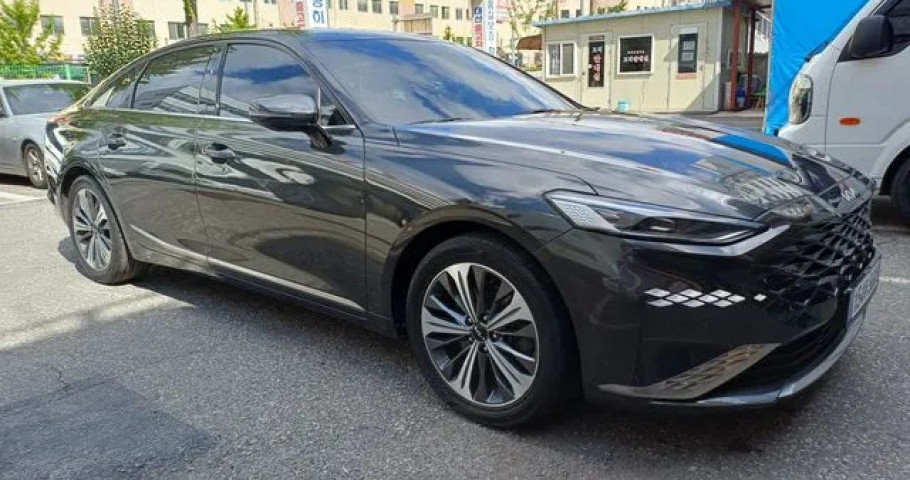 Kia K8 