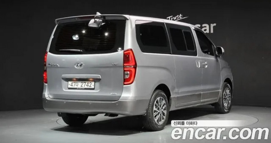 Hyundai Starex 