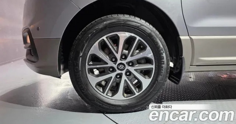 Hyundai Starex 