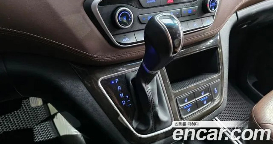 Hyundai Starex 