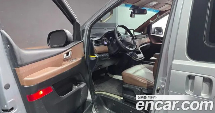 Hyundai Starex 