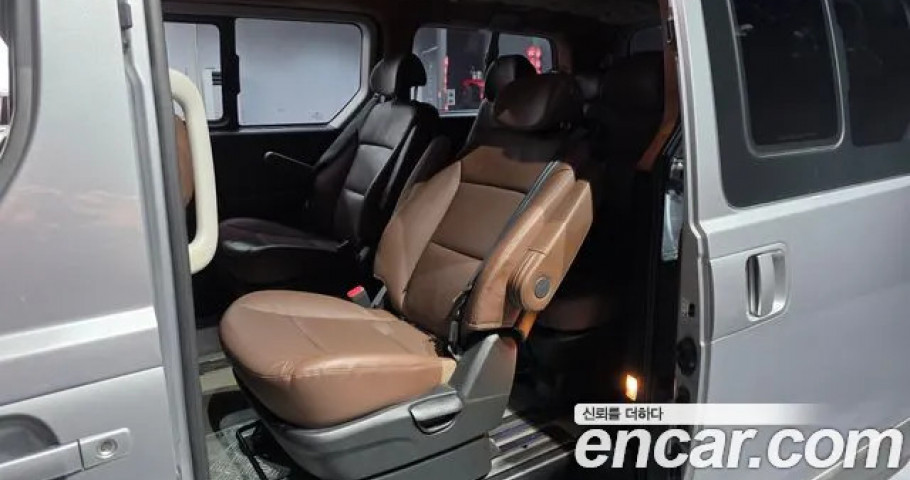 Hyundai Starex 