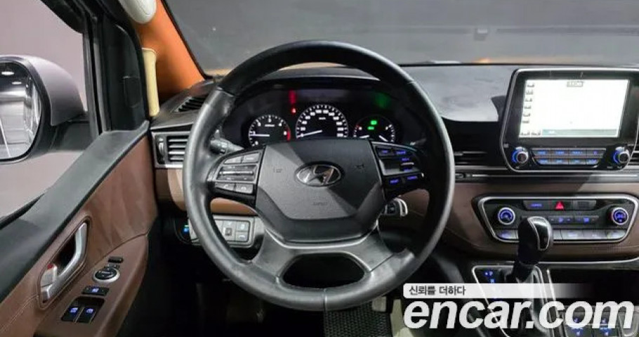 Hyundai Starex 