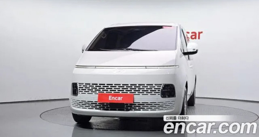 Hyundai Staria 