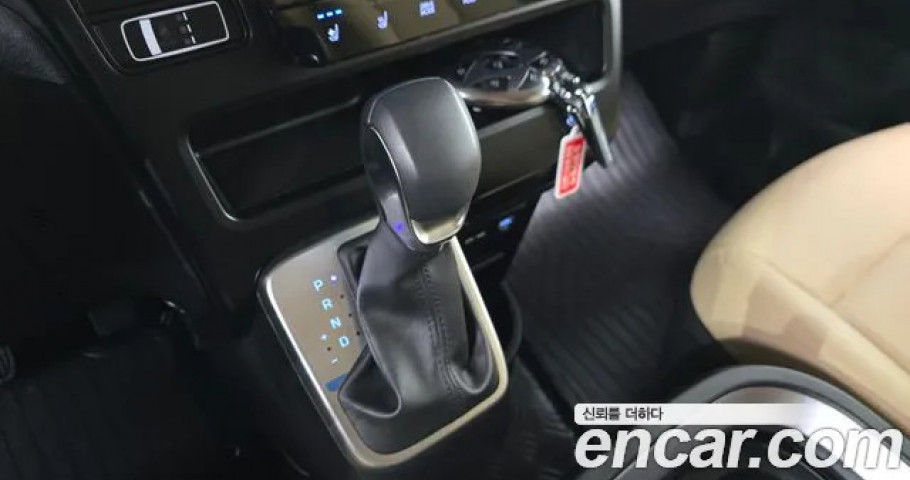 Hyundai Staria 