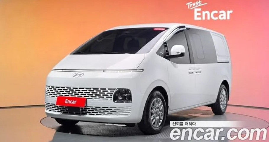 Hyundai Staria 