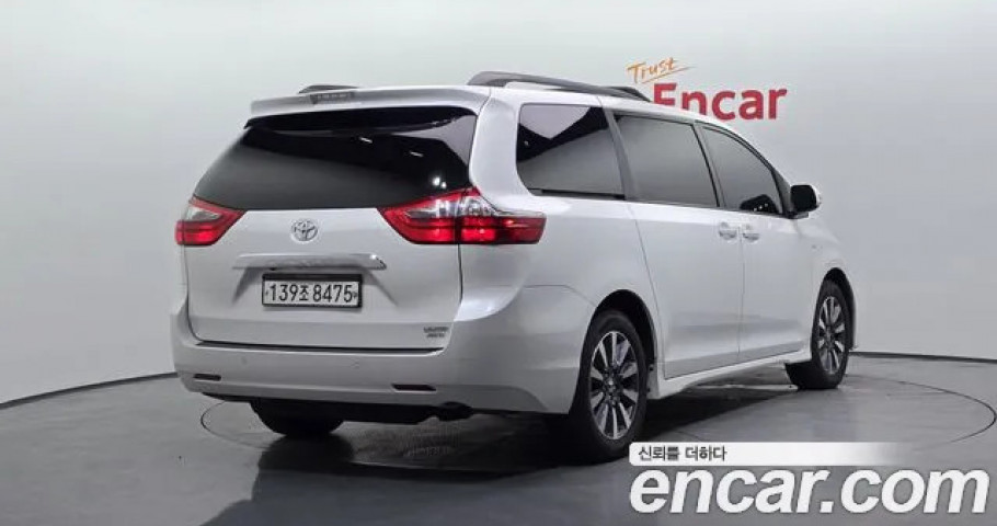 Toyota Sienna 