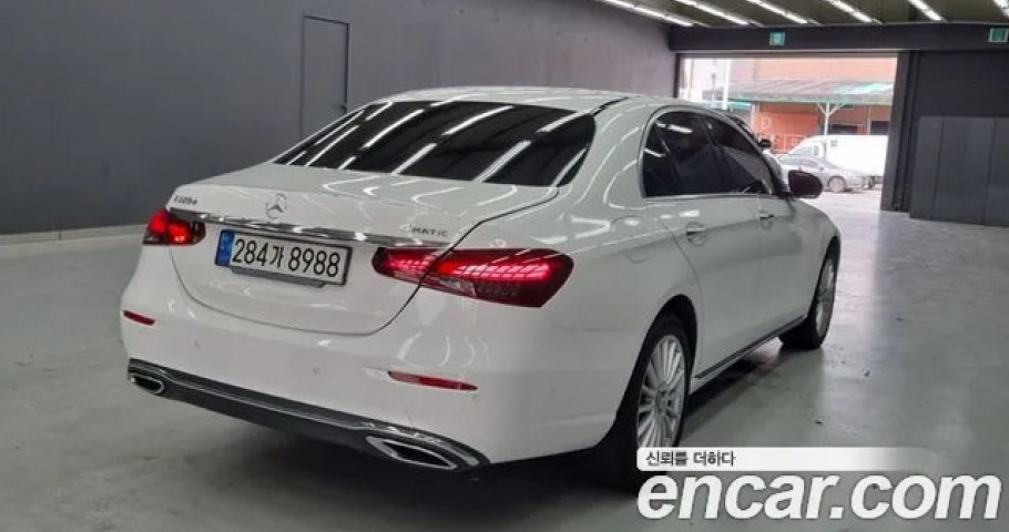 Mercedes-Benz E-Class 