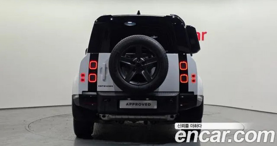 Land Rover Defender 