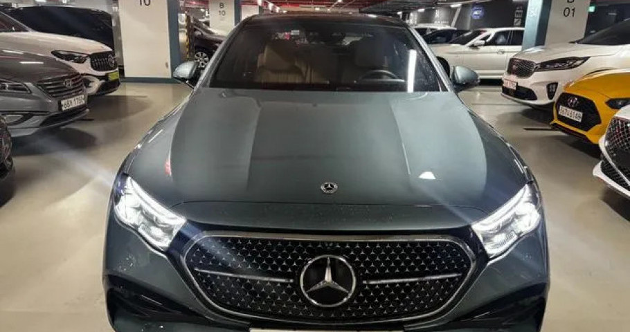 Mercedes-Benz E-Class 