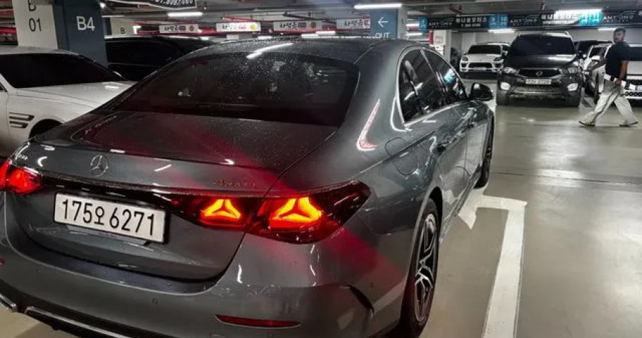 Mercedes-Benz E-Class 