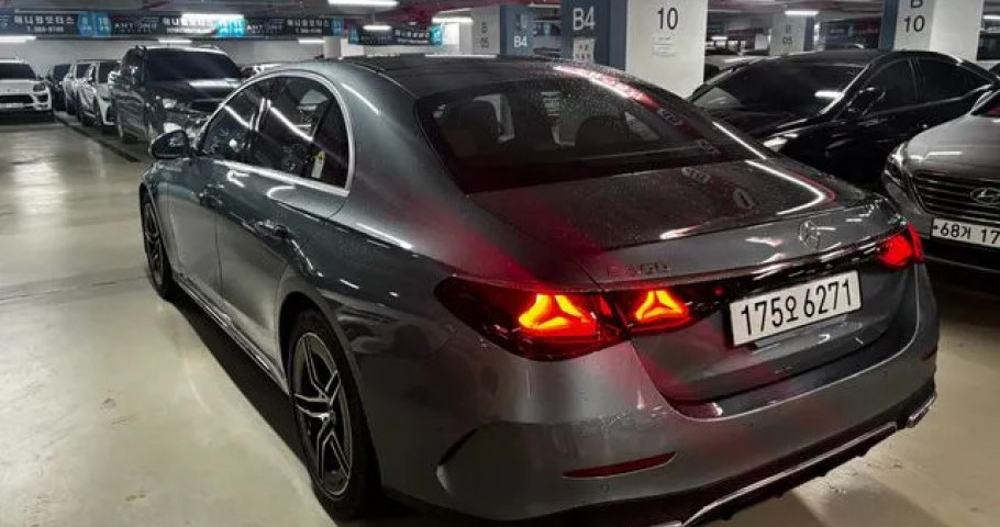 Mercedes-Benz E-Class 