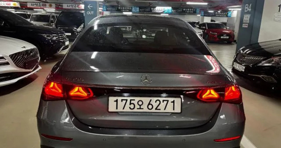 Mercedes-Benz E-Class 