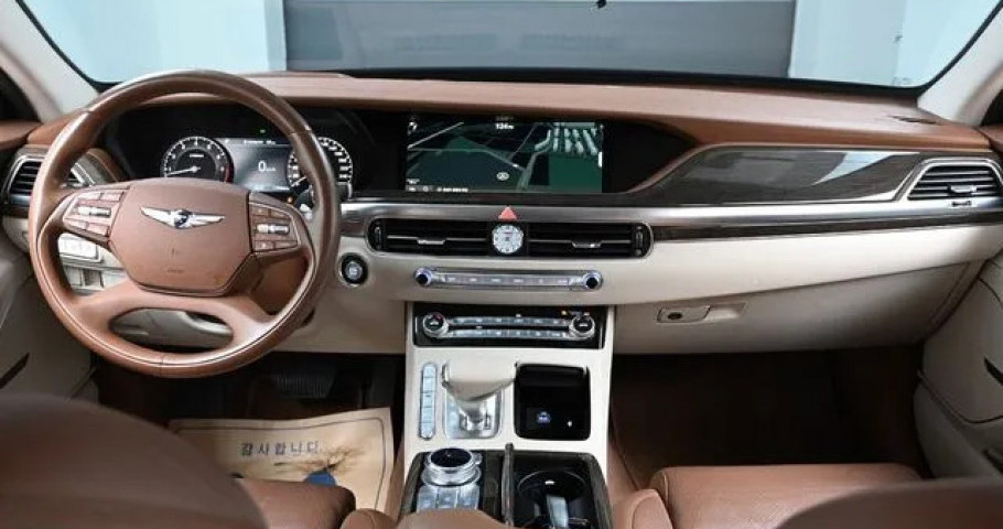 Genesis G90 