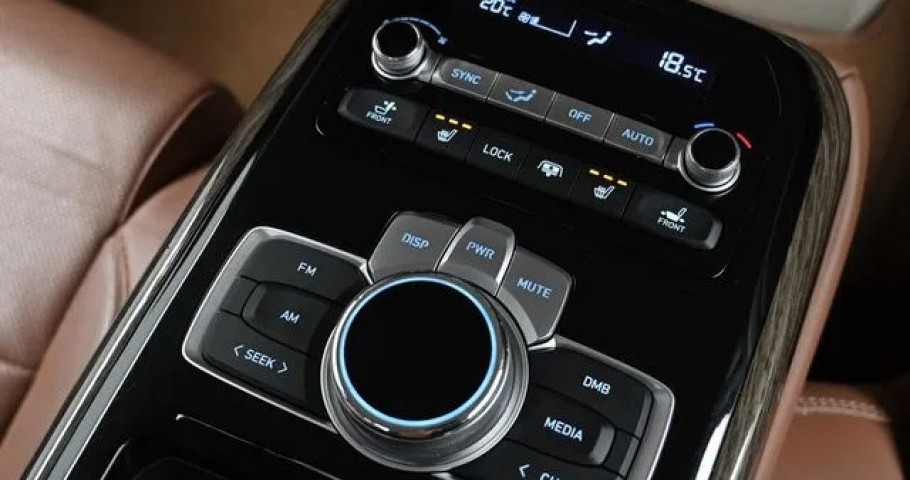 Genesis G90 