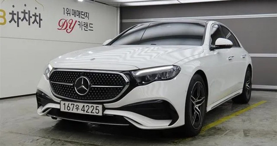 Mercedes-Benz E-Class 
