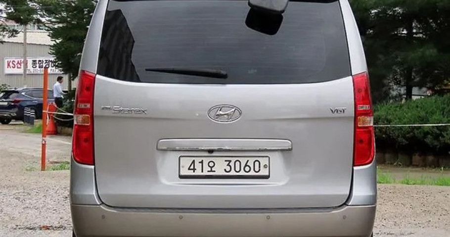 Hyundai Starex 