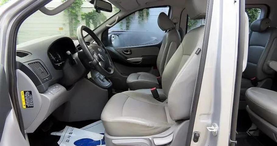 Hyundai Starex 