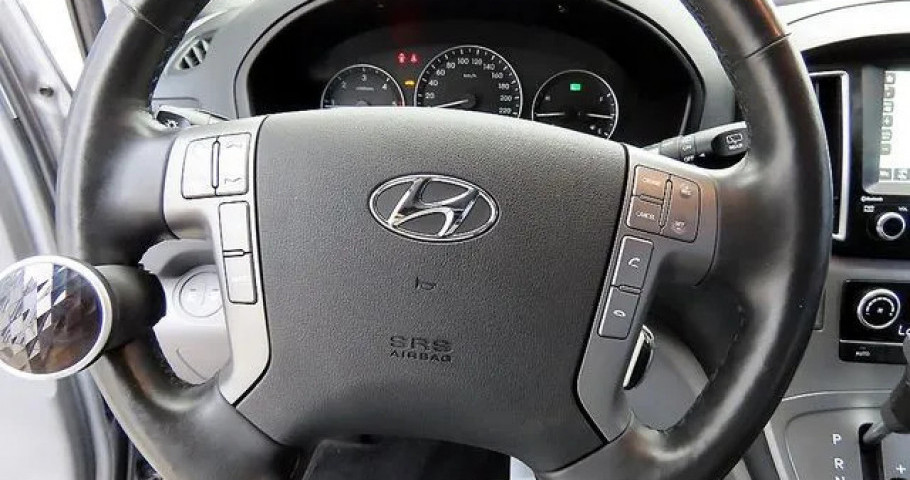 Hyundai Starex 