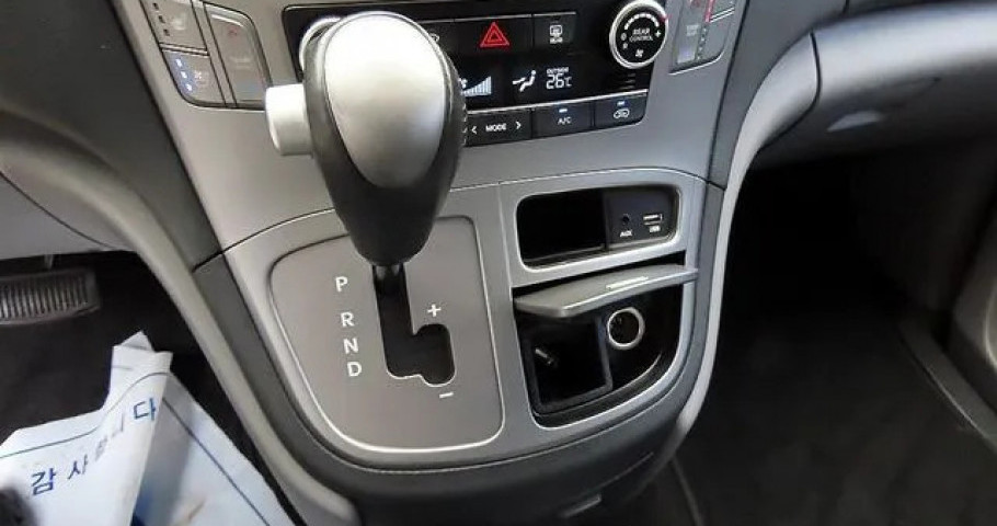 Hyundai Starex 