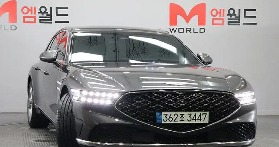 Genesis G90 