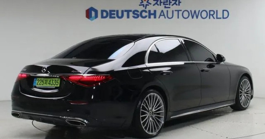 Mercedes-Benz S-Class 