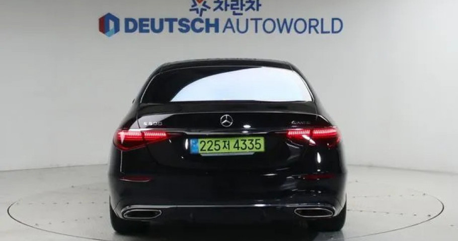 Mercedes-Benz S-Class 